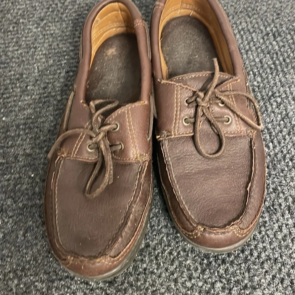 Minnetonka Mens Brown Loafers Boat Shoes Size 9.5 Leather Classic Traditional